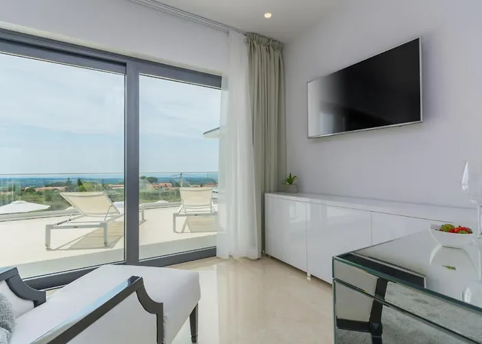 Gabrijela * Kaštelir