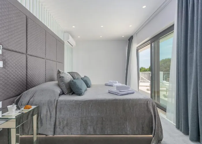 Gabrijela * Kaštelir